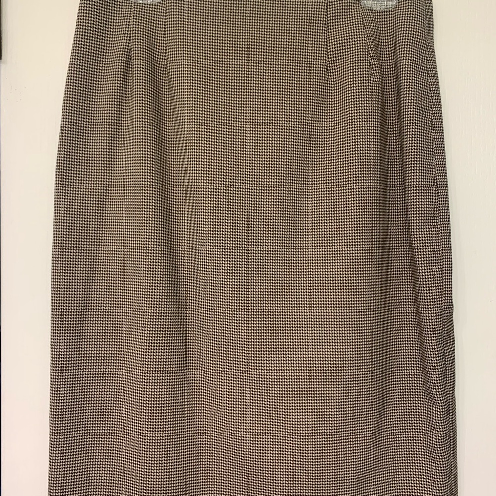 Fabulous houndstooth pencil skirt